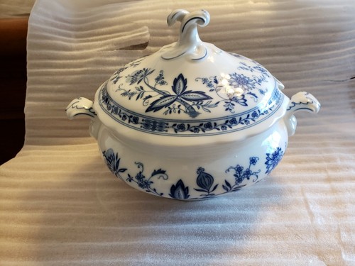 Tirschenreuth Zwiebelmuster Bavaria BLUE ONION Large Soup Tureen Round