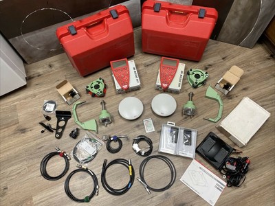 2 LEICA GPS 500 - SR530 - TR-500 With ClearTrak - Batteries, Cables, Charger
