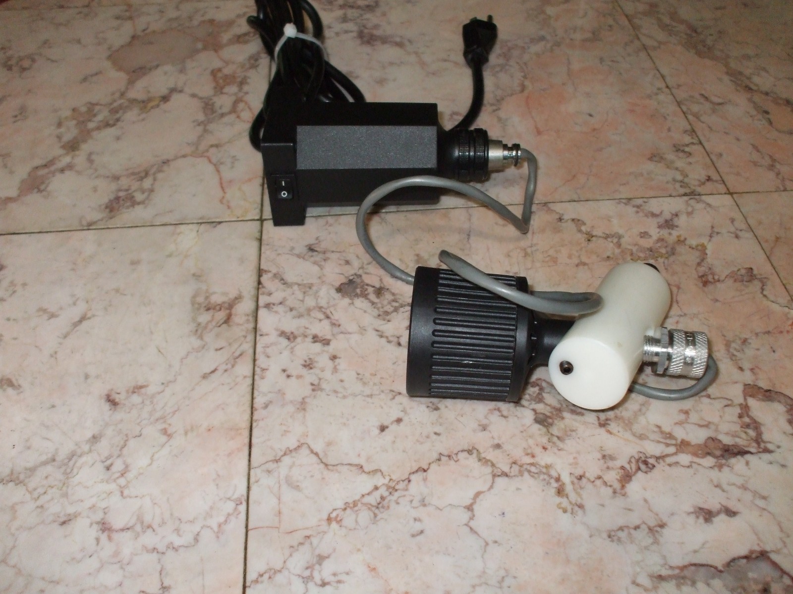 SUNNEX 700 SERIES HALOGEN ANTI-VIBRATION MACHINE TASK LAMP 120V/60Hz 12V/20W