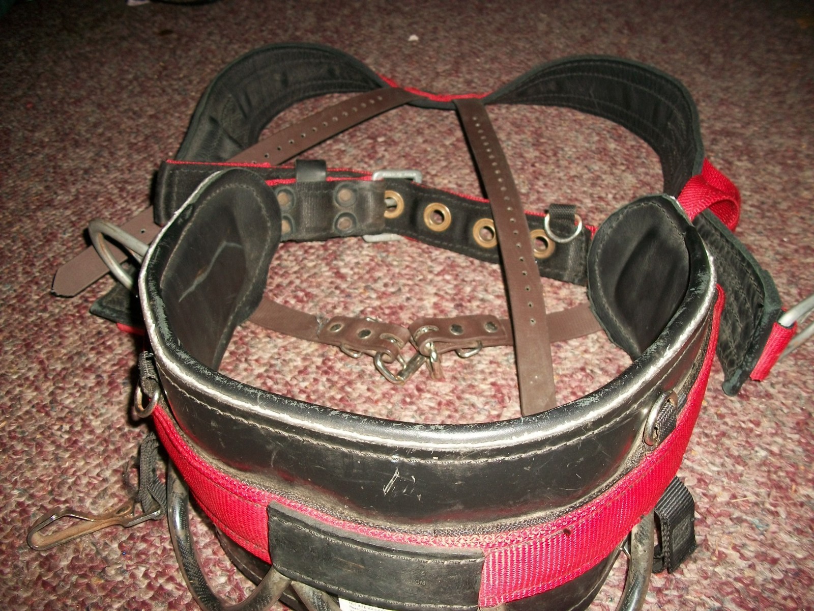 TREE CLIMBER BELT HARNESS PREOWNED IN VERY GOOD CONDITION