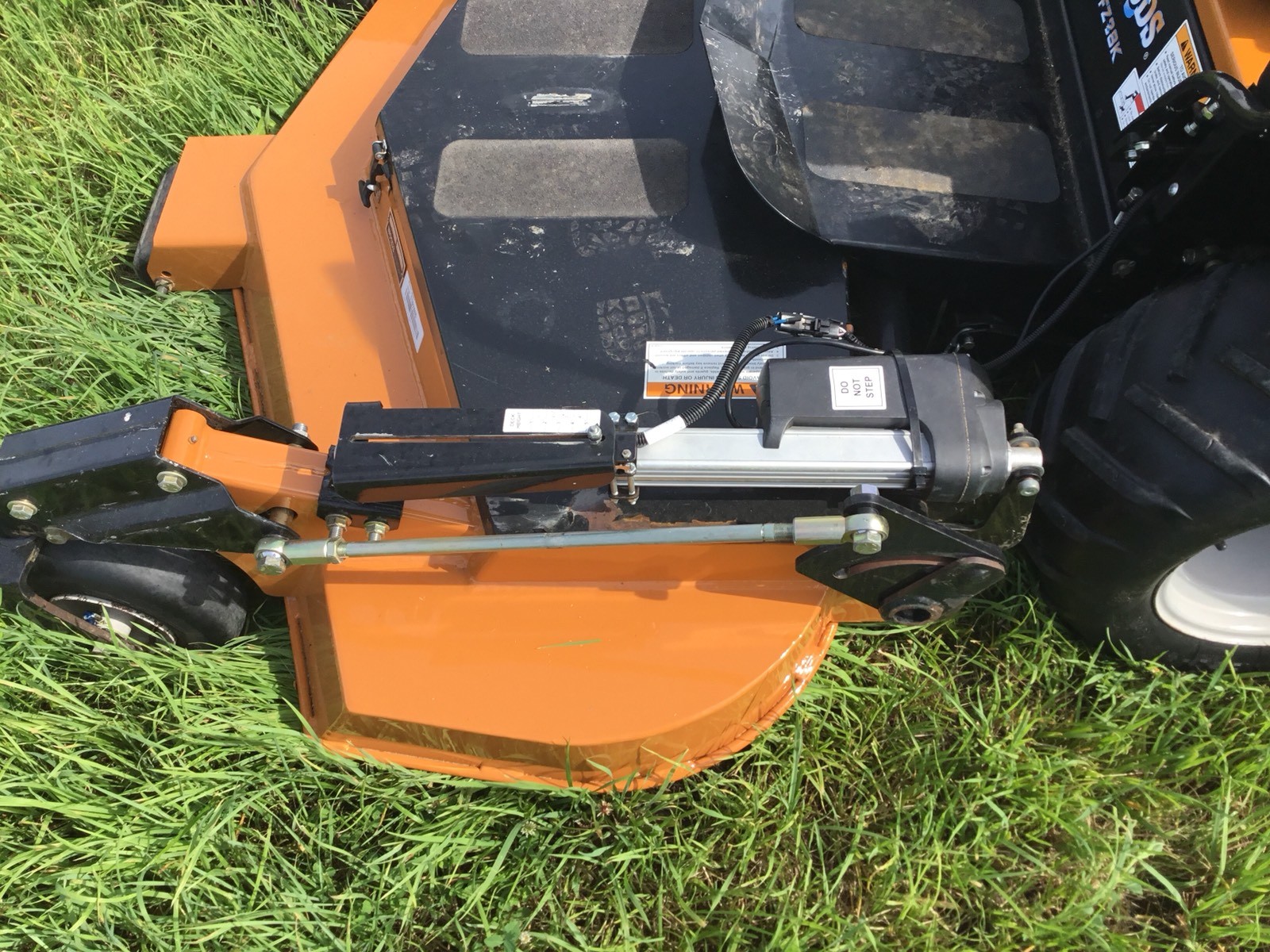 2011 Woods (Grass Hopper Style) Zero Turn Front Mount Lawn Mower