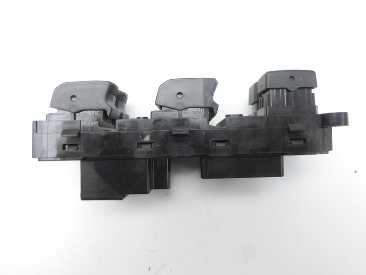 Suzuki Vitara LY 18-24 Fensterheberschalter Schalter Links Vorne Suzuki Vitara LY 18-24 18.07.2019 gebraucht Bild 4