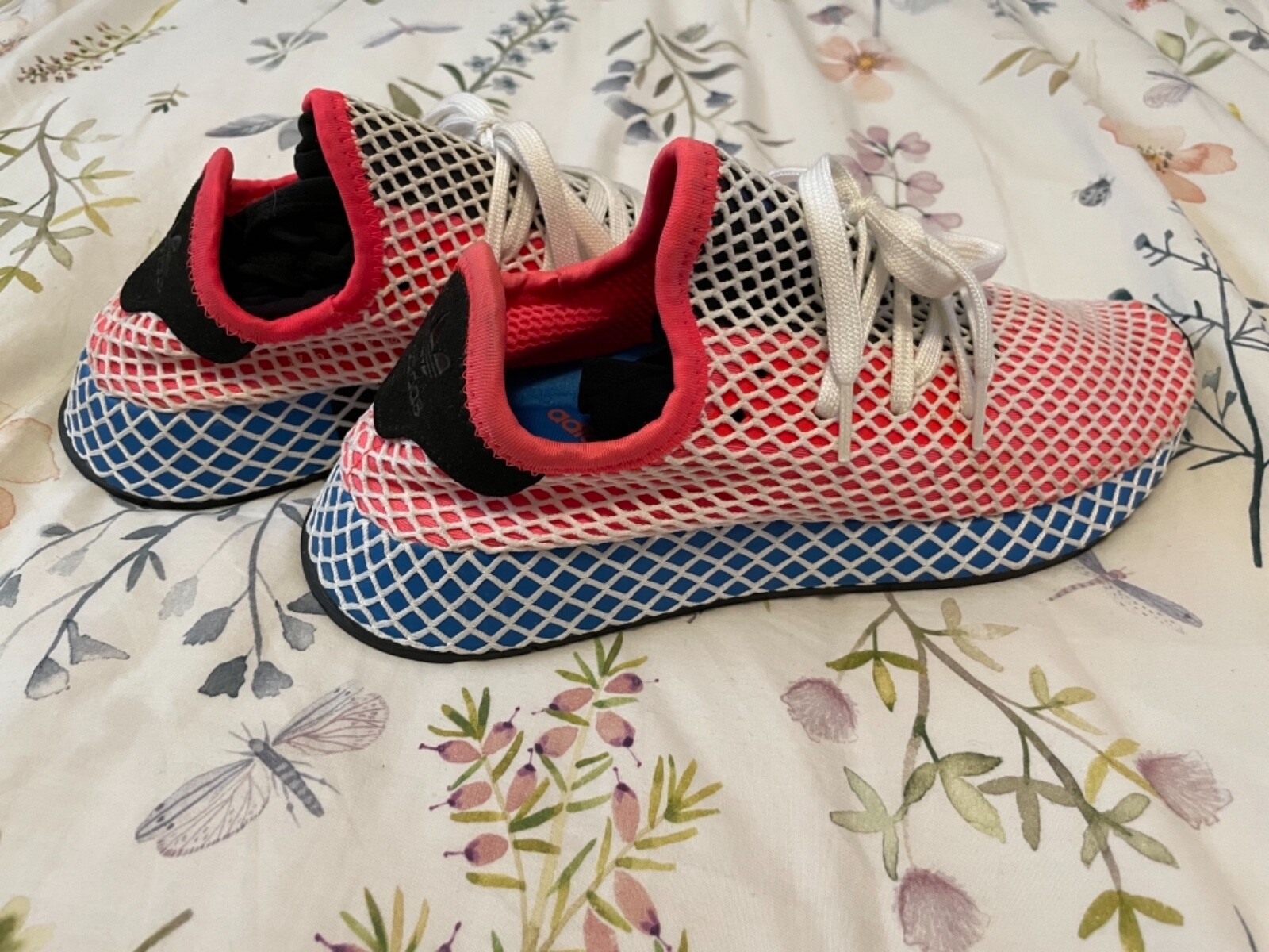 deerupt blue red