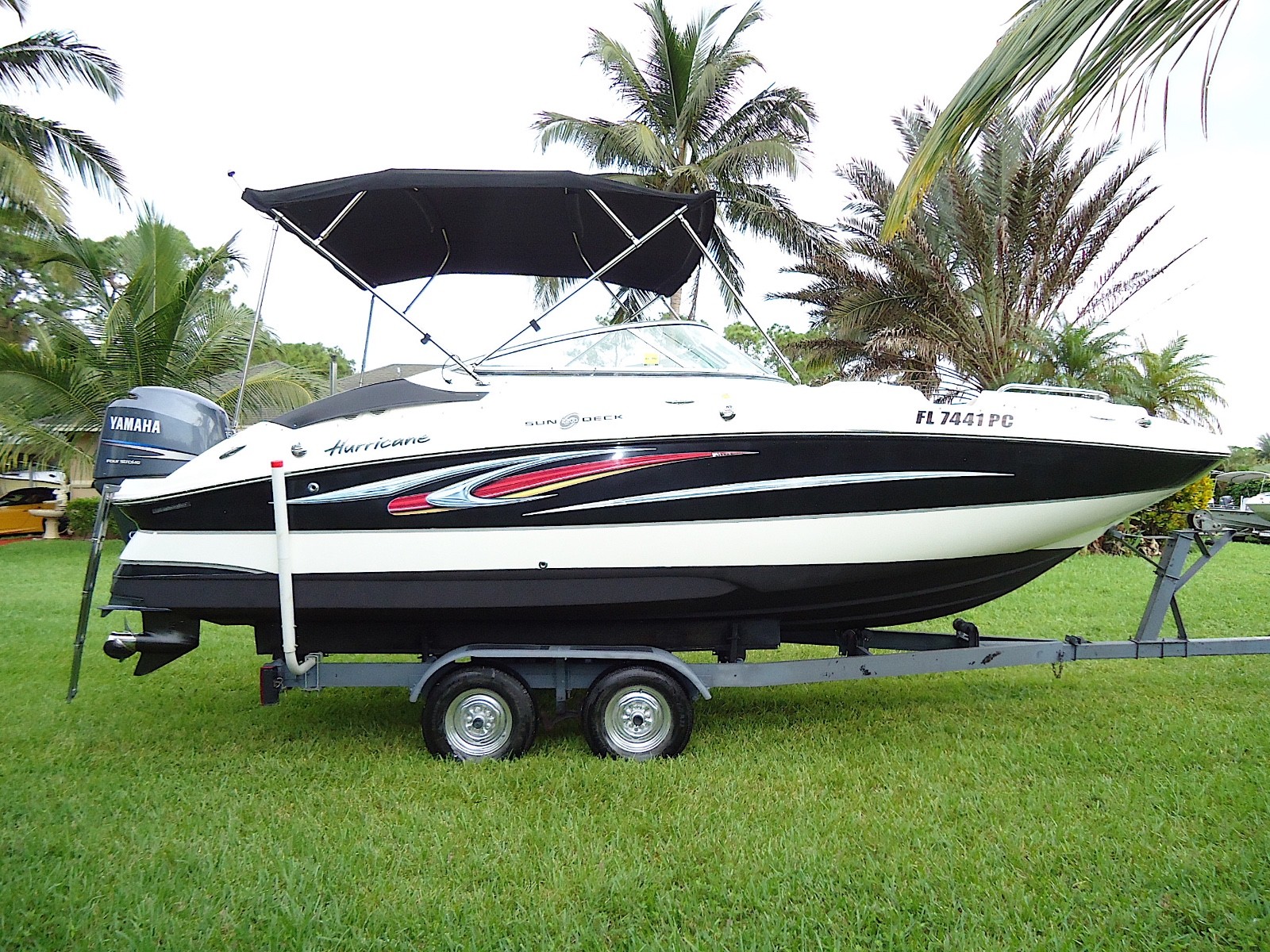 2010 Hurricane Sundeck 2200 with Yamaha 150HP 4-Stroke, great condition