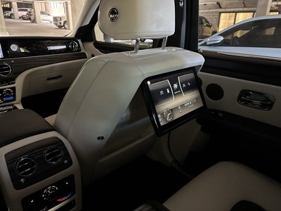 image 9 of interior