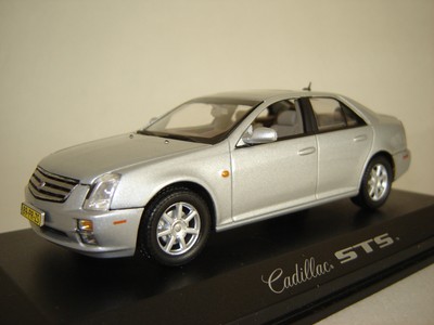 1/43 CADILLAC STS 2004 Norev N910015