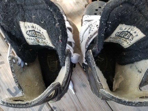 Mission PROTO V Hockey 5.3 Roller Hockey Kids Size 2 D Skates Only Exc. Cond.