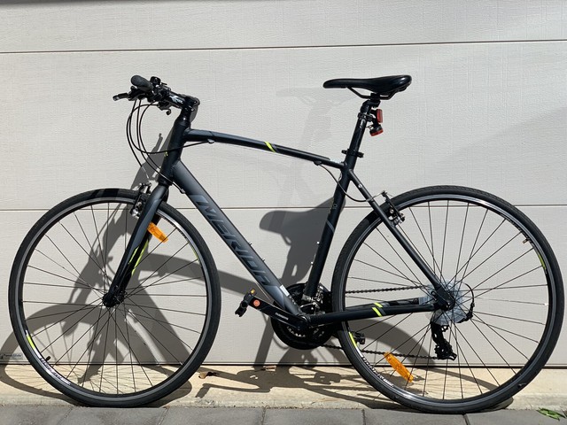 merida speeder 100 flat bar road bike