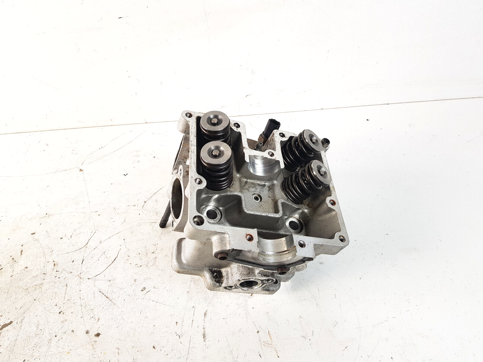 Testa Testata Completa di Valvole HUSQVARNA SM ie 610 2007 2008 2009 Iniezione