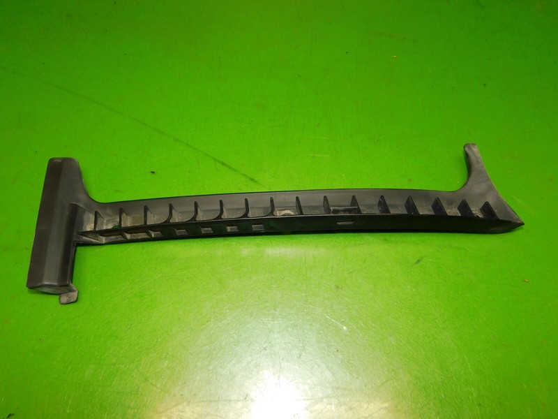 84-87 Civic CRX Si OEM passenger right rear back 1/4 glass vent cover holder