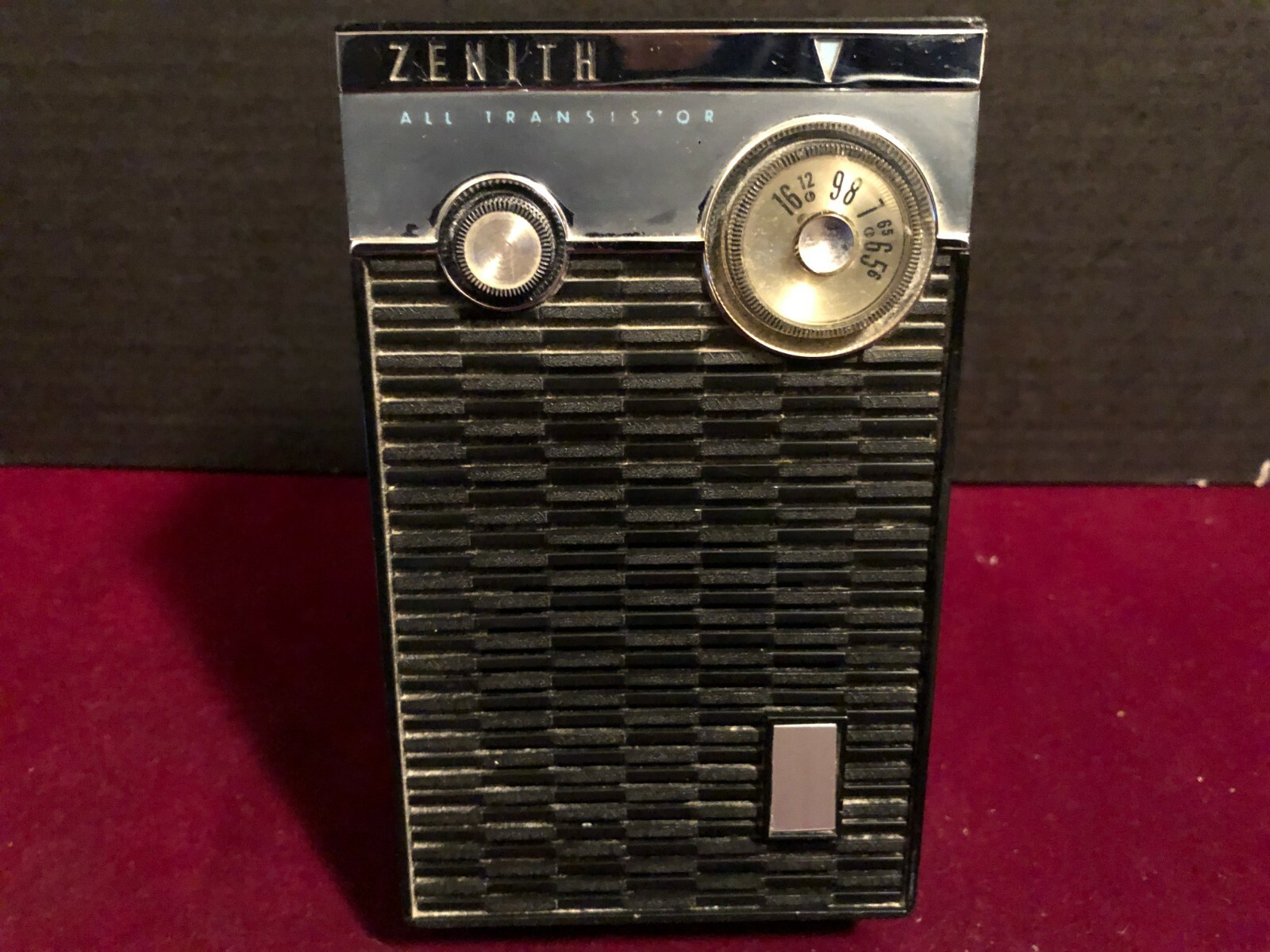 VINTAGE 1959 Zenith Royal 275-J Ch= 7CT40Z2 ANTIQUE