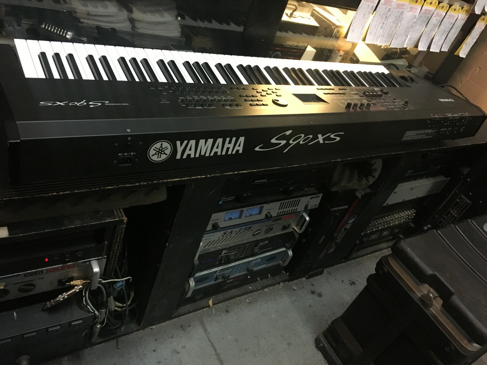 Yamaha S90XS 88 weighted key keyboard /piano S90