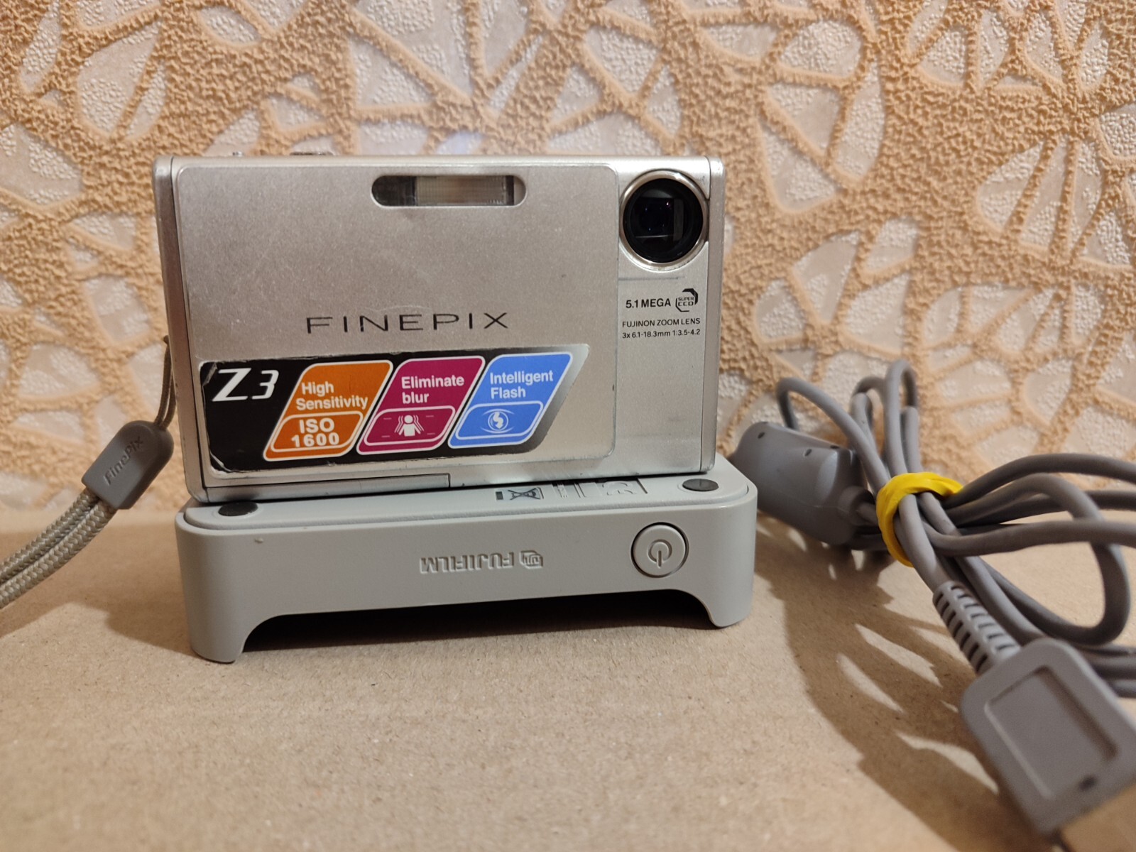 FUJIFILM デジタルカメラ FinePix Z3 レッド