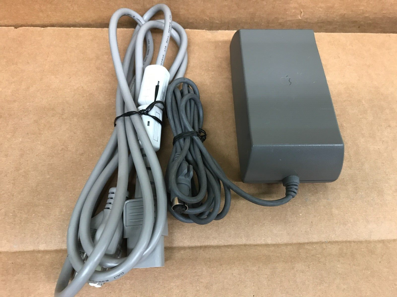 Genuine Apple PowerBook 520 540 550 500 AC Adapter Charger