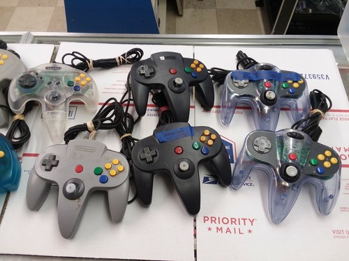 Lot of 10 broken N64 controllers