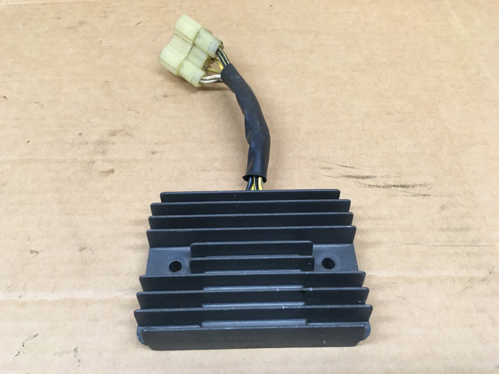 user_aca3fdf3　0808 1998-1999 Kawasaki Ninja ZX9R regulator, regulator rectifier
