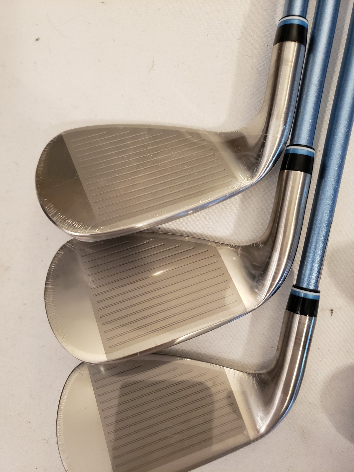 New XXIO 13 Iron Set (7-PW, SW) 5 Irons - Stock Graphite MP1300 35g Ladies
