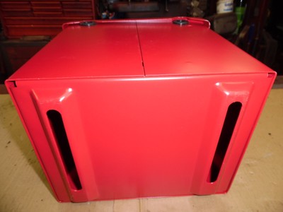 INTERNATIONAL  FARMALL TRACTOR  H, W4 Su.H BATTERY BOX WITH LID   GAS ENGINE