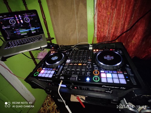 Pioneer DDJ-1000 Professional DJ Controller Rekordbox 4 Pioneer DDJ-1000 Professional DJ Controller Rekordbox 4