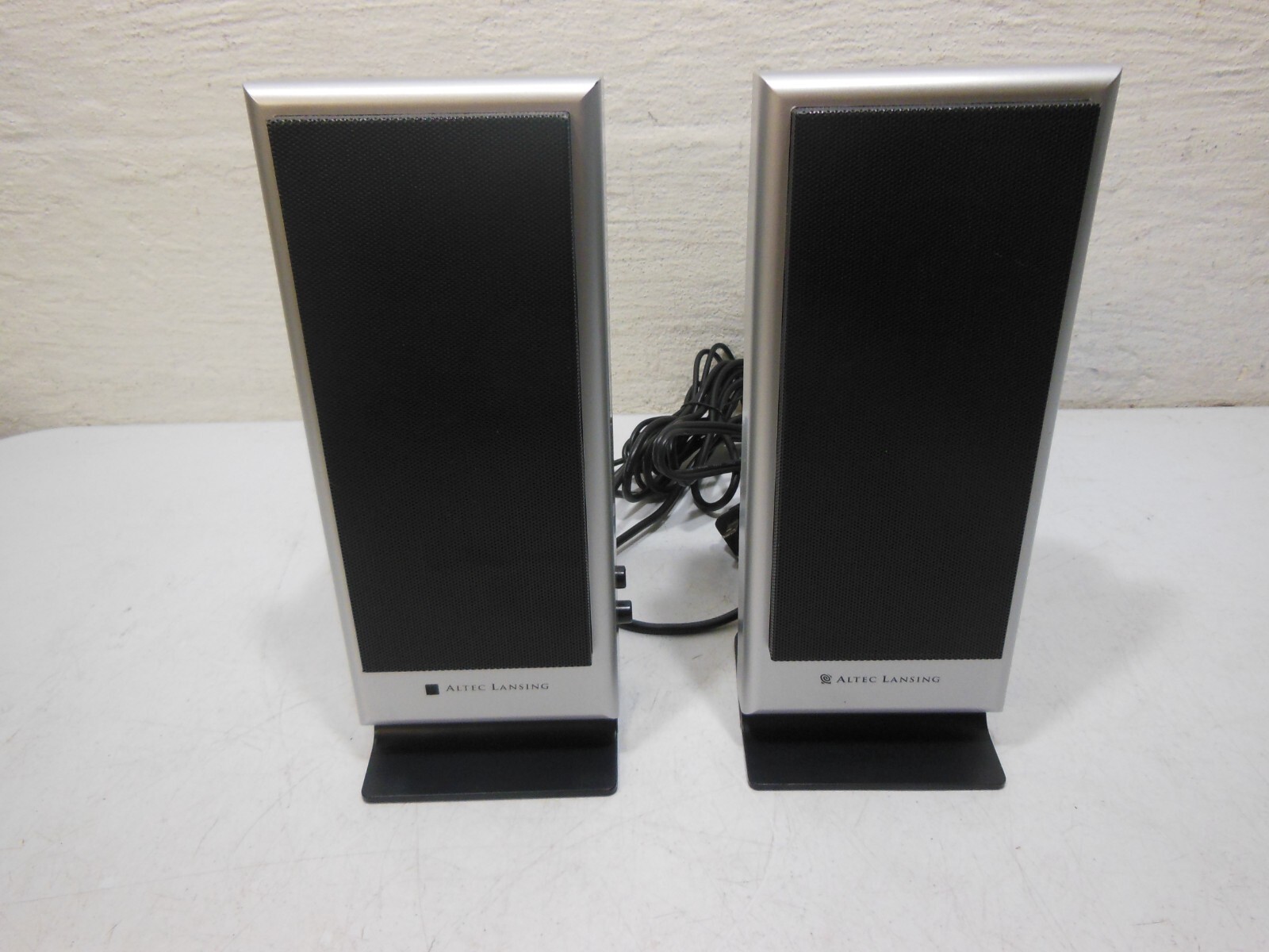 Altec Lansing VS2120 Amplified Computer Stereo Speakers ONLY 3.5MM JackのeBay公認海外通販｜セカイモン