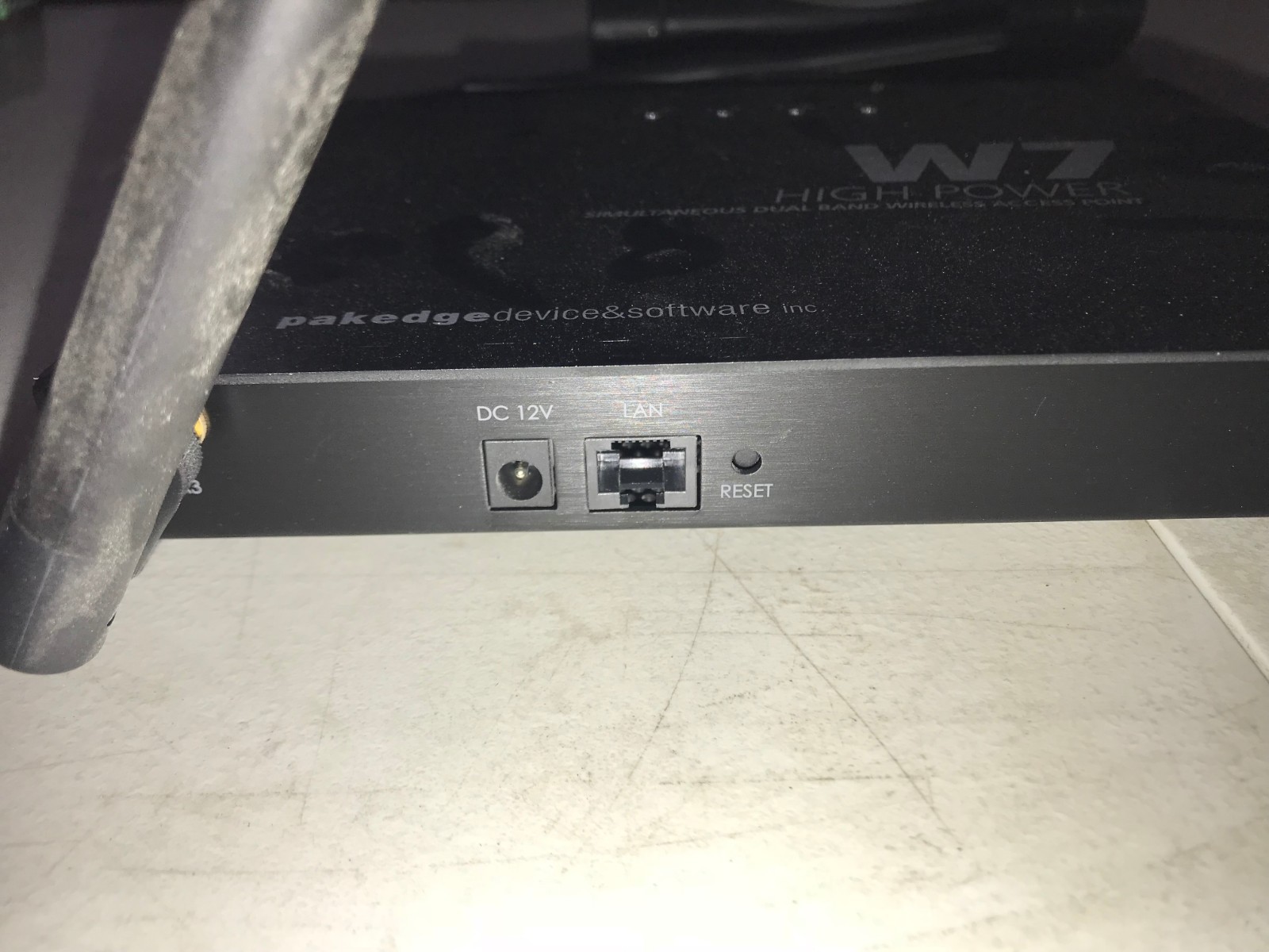 Pakedge W7 High Power Dual Band Wireless Access 802.11 WiFi A B G N