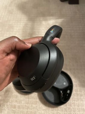 Sony ULT WEAR 900N Wireless Noise Canceling Bluetooth Sony ULT WEAR 900N Wireless Noise Canceling Bluetooth