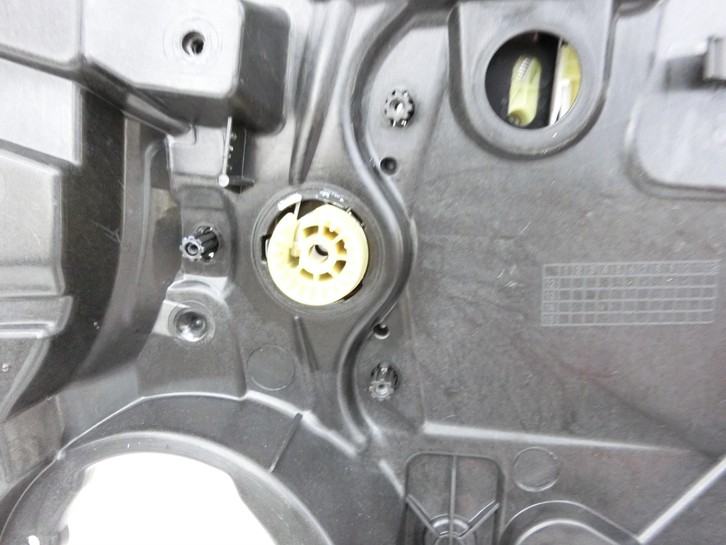 Mercedes W176 A200 12-15 Lim Fensterheber o. FH-Motor Hinten Rechts Mercedes W176 A200 12-15 05.11.2012 A1767300279... Vorschau 2