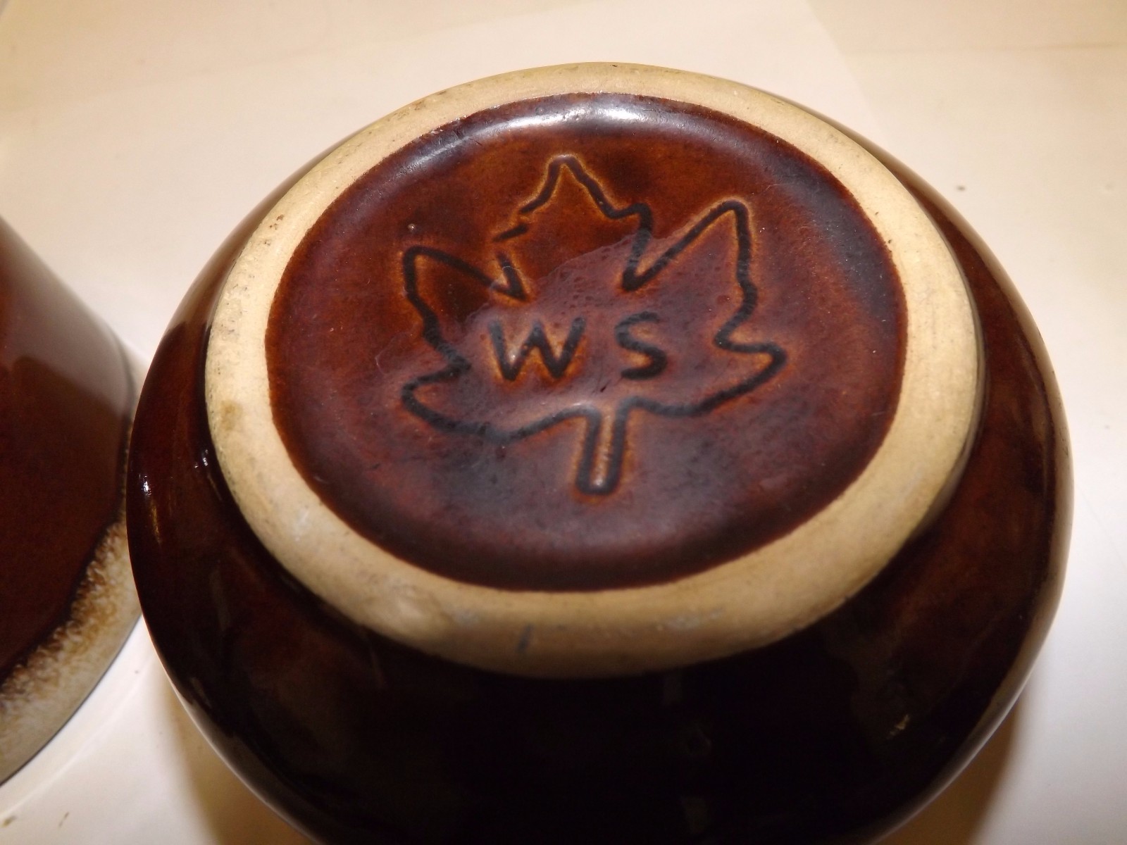 2 WS MONMOUTH MAPLE LEAF BROWN DRIP SOUP CHILI HANDLE BOWLS