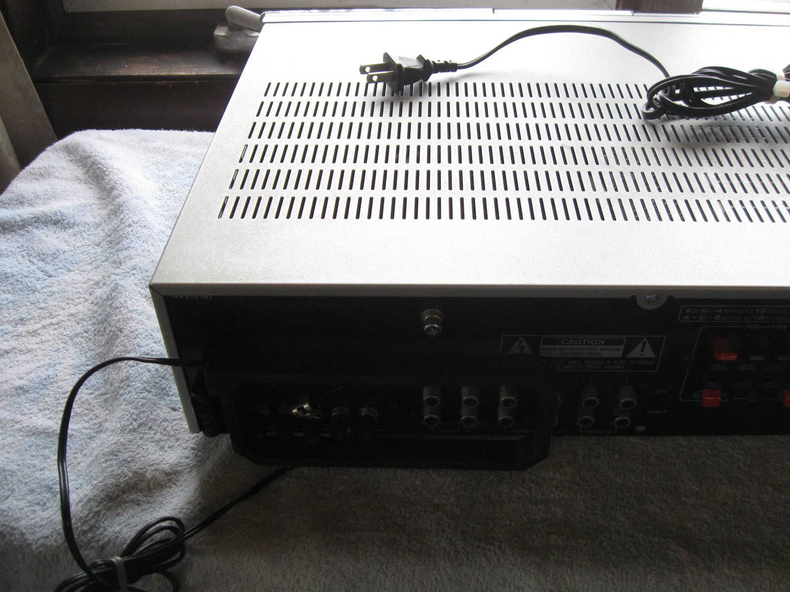Vintage Hitachi AM-FM Tuner Amplifier Model HTA-4F 30 Watts