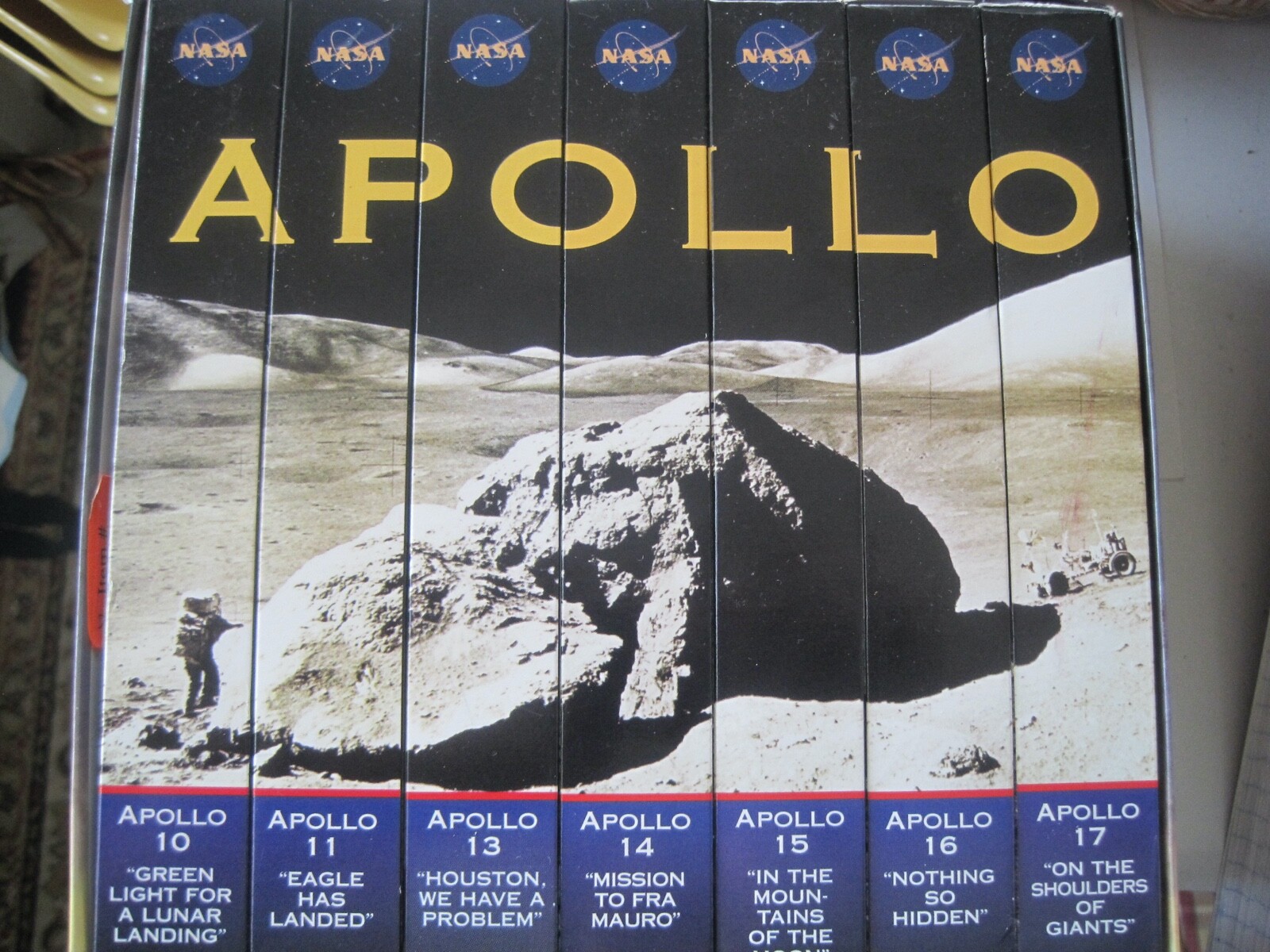 Apollo Missions to the Moon [VHS]