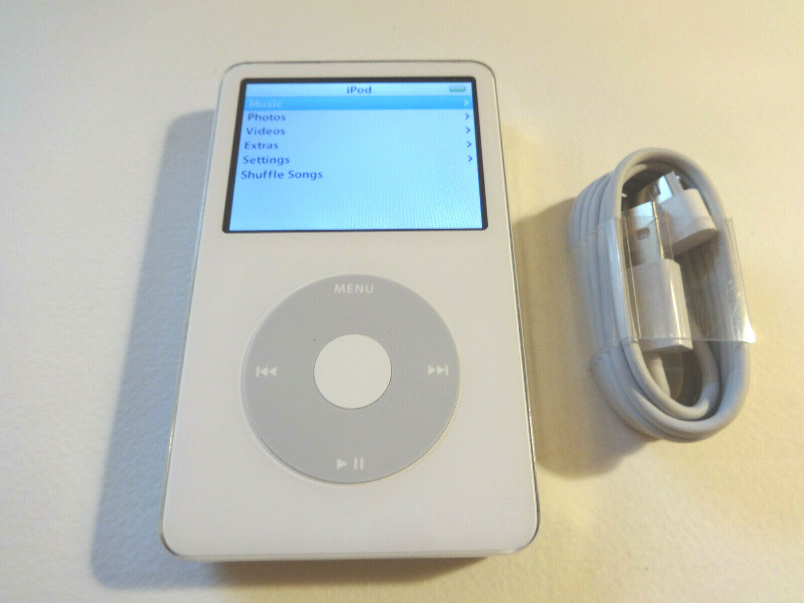 iPod Classic 第5世代 60GB 電池まあ元気 iPod classic 5世代 60GB 中古で元気なバッテリーに交換済み 動作確認済み