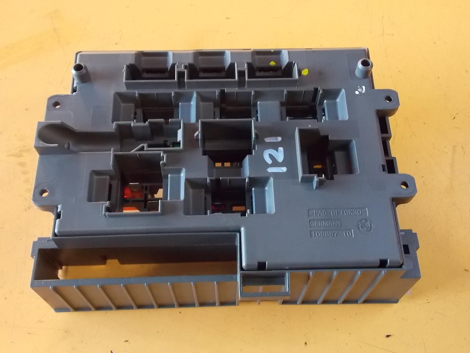 BMW 3 SERIES E90 E91 M SPORT 318D N47 '08 FUSE BOX 9119446