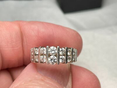 Vintage Sterling Silver 925 Multiple Round CZ Stones Band Style Ring Size 5.75.