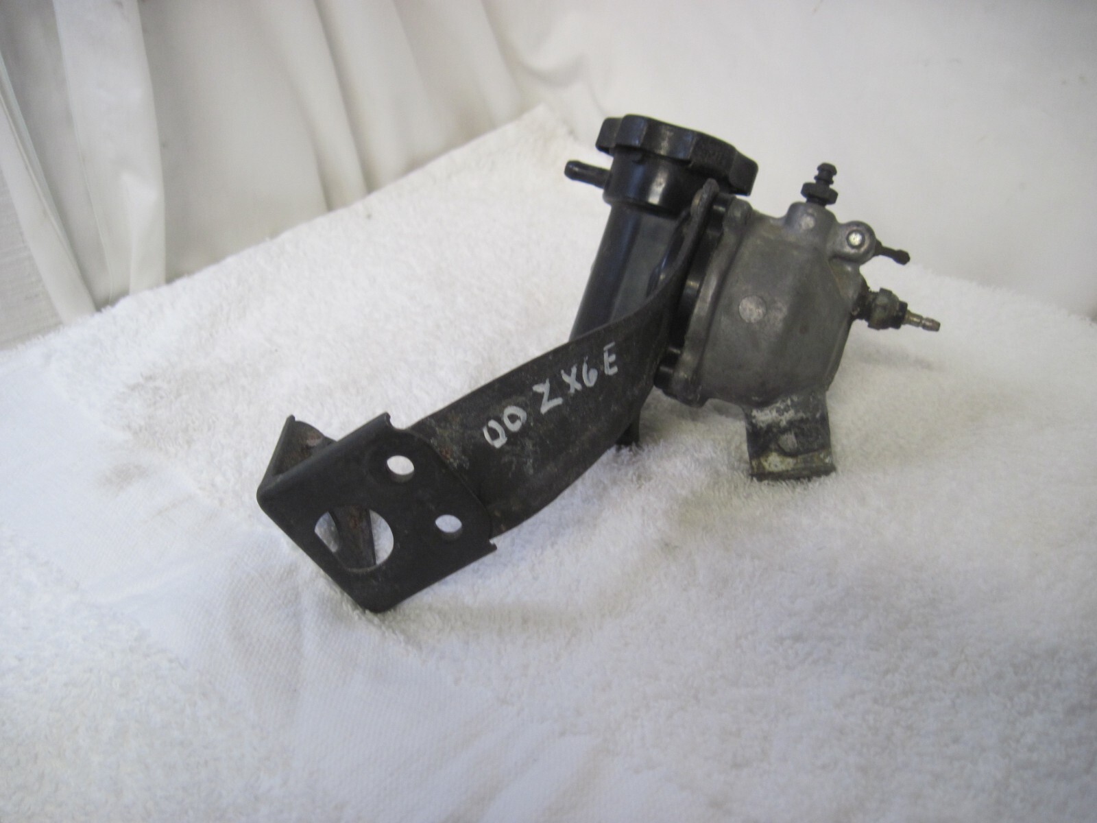 久保田 00 Kawasaki Ninja ZX6E Thermostat Housing Cap Breather