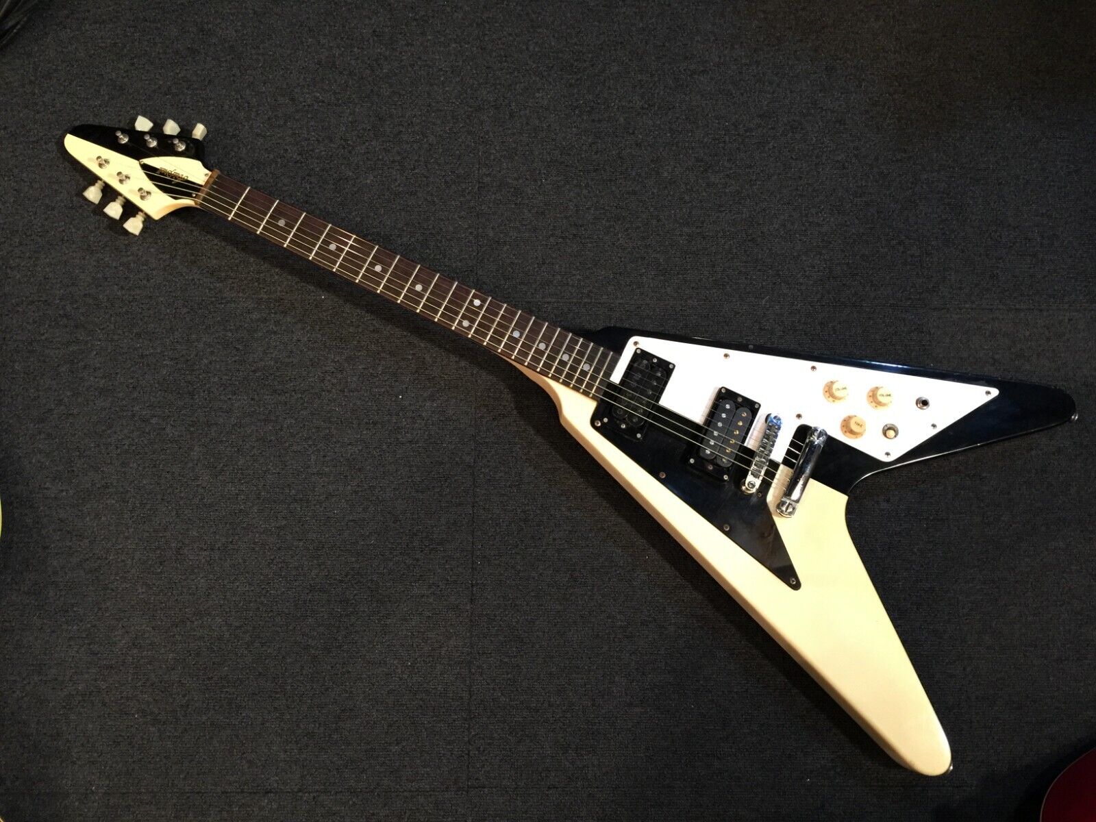 Aria Pro II Flying V Michael Schenker 1980 electric guitar Aria Pro II Flying V Michael Schenker 1980 electric guitar