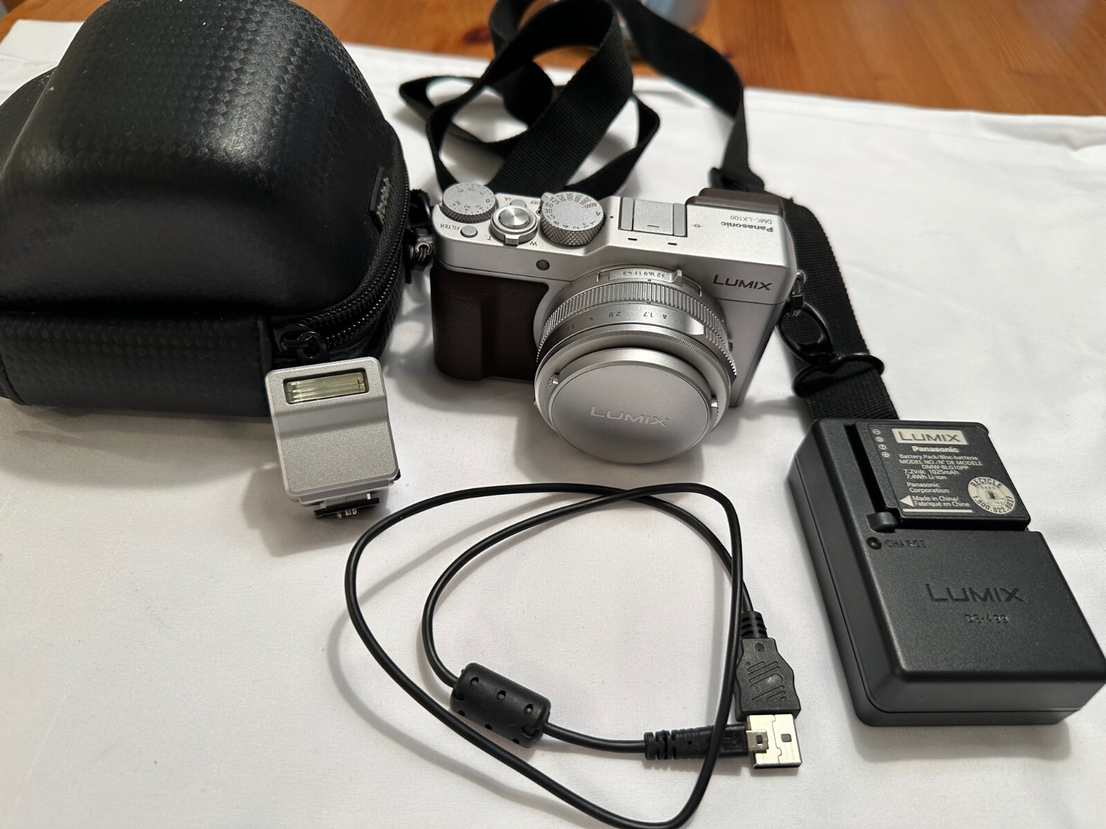 Panasonic Lumix DMCLX100 4K Black Digital Camera with Leica 2475mm f