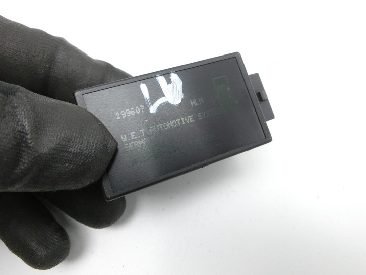 Ford Focus III 3 14-18 Steuergerät ECU Modul Sitzheizung Links Vorne Ford Focus III 3 14-18 30.09.2016 299607 gebraucht Vorschau 2