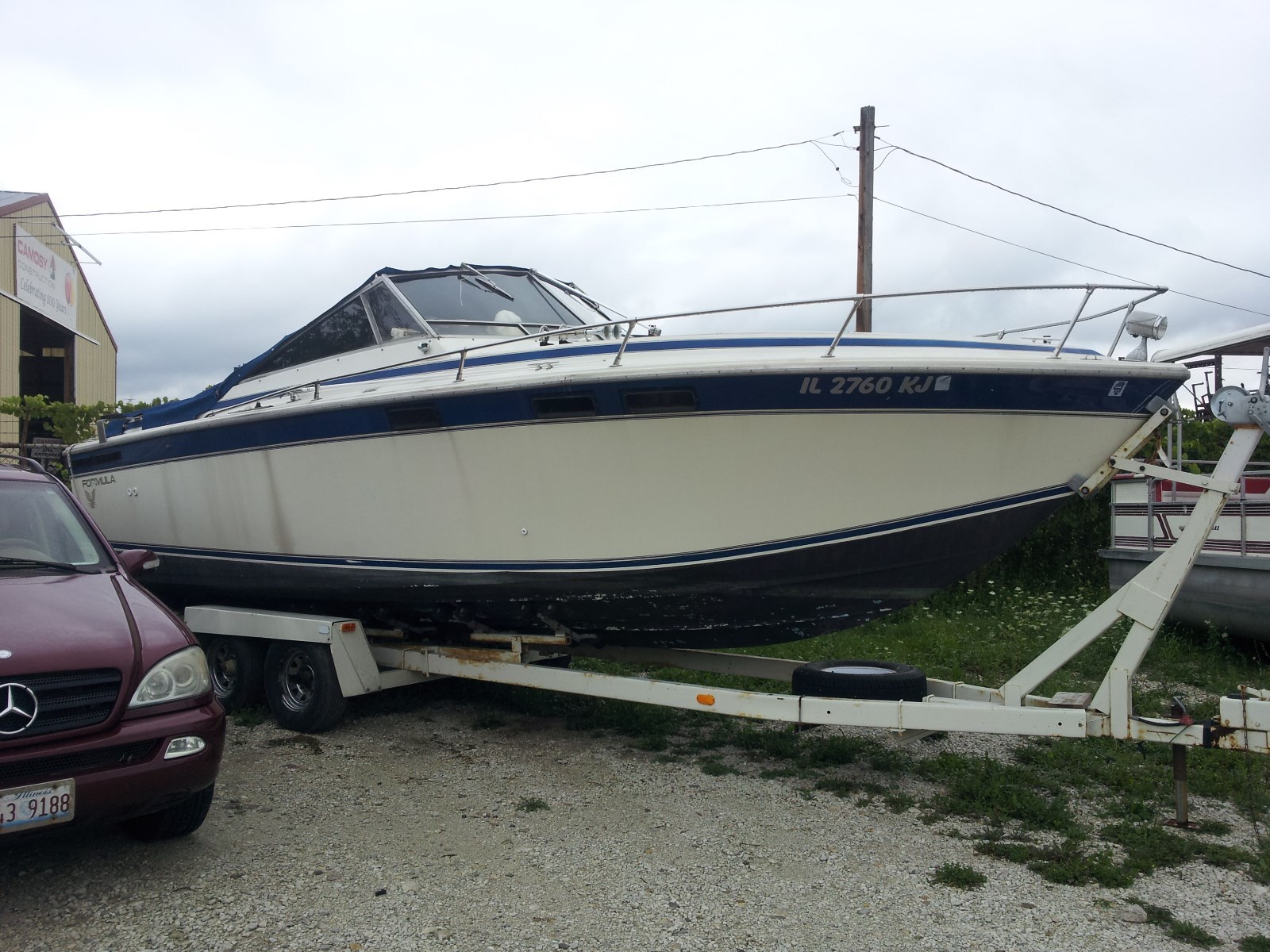 1978 Formula 26'5" / Express cruiser