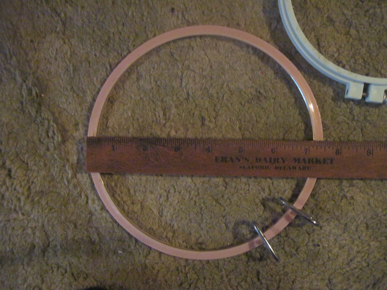 8 Wood & Plastic Needlework Round Hoops: 5