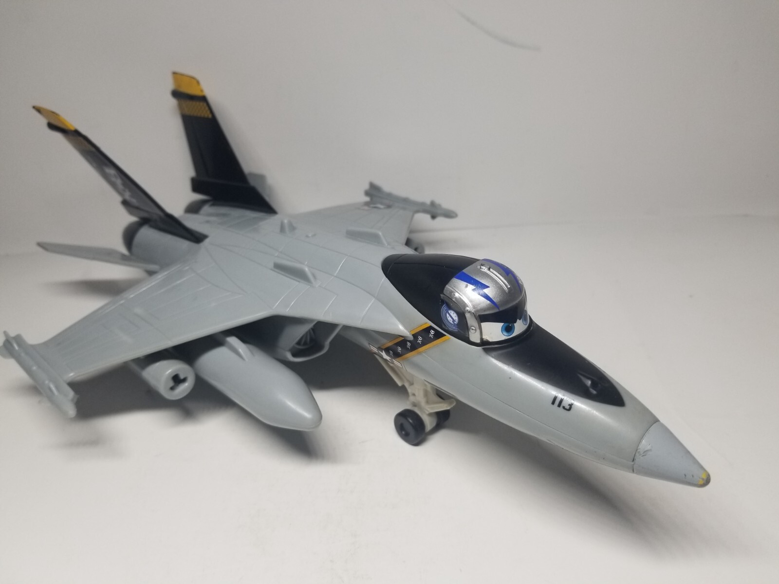 Disney - キョーティン Disney Planes VF-17 Bravo Talking Fighter Jet Figure X9524