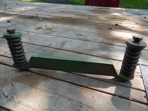 John Deere DISK GANG FRAME PIVOT SPRING TENSIONER ASSEMBLY BWf  DISC