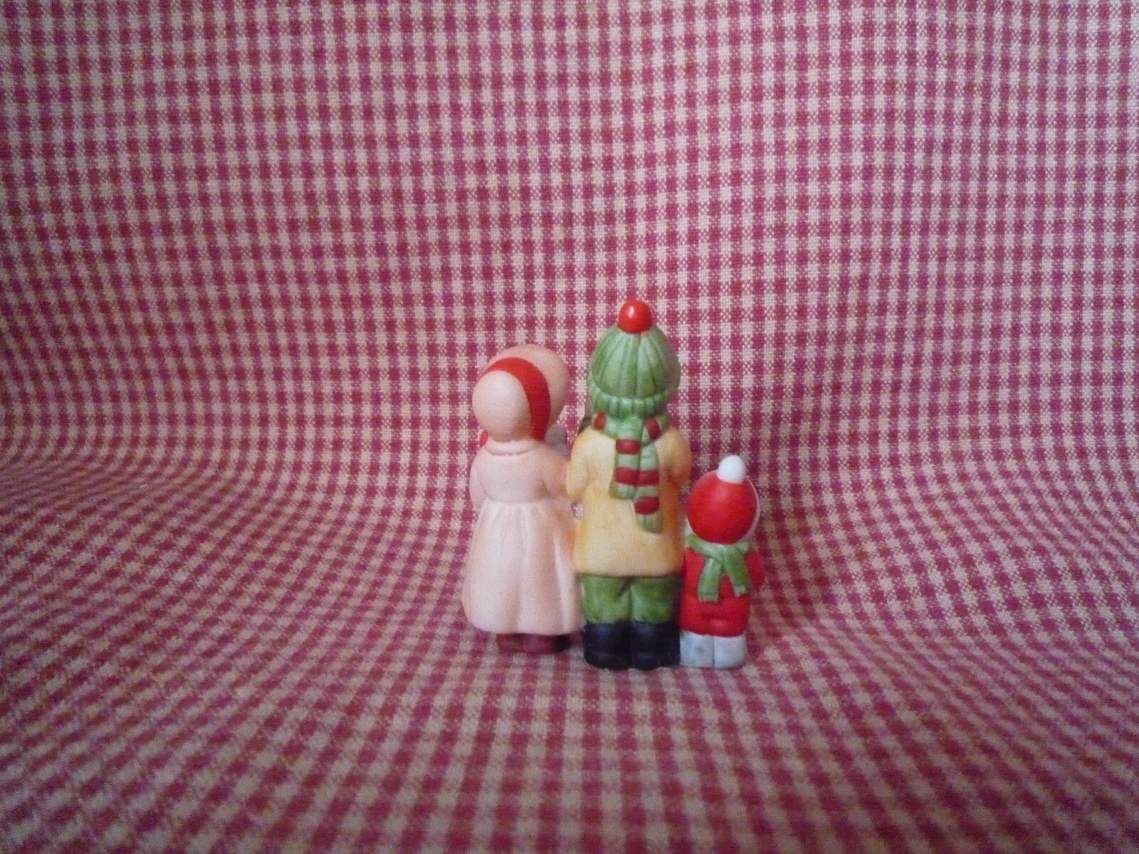 LEFTON COLONIAL CHRISTMAS VILLAGE - 3 CHILDREN CAROLING - MARK, CARRIE, NICKY