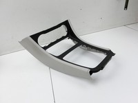 Mercedes W176 A200 12-15 Mittelkonsole Mercedes W176 A200 12-15 05.11.2012 A1766800471 A17668004717H52 gebraucht Vorschau 2