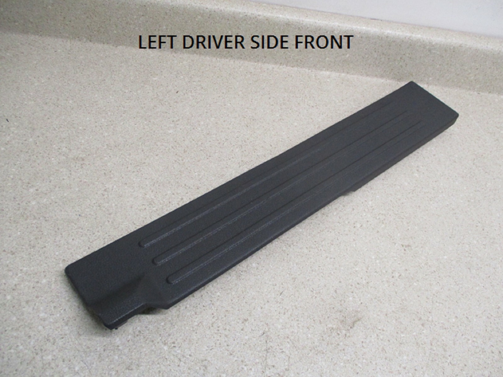 da　オーダーシート 03 to 06 Ford Expedition Left Front Door Sill Scuff Plate Trim OEM