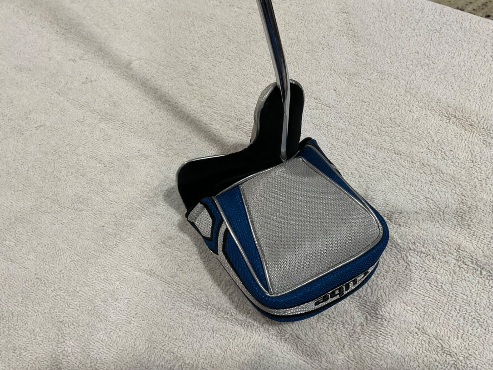 Ping CRAZ-E G5i Putter black dot lie angle