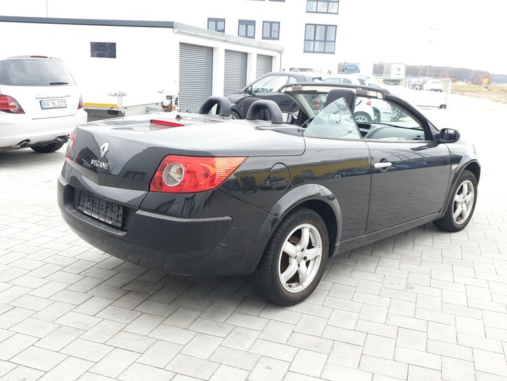 Renault Megane II 03-06 Trennwand Rahmen Renault Megane II 03-06 26.04.2005 gebraucht Bild 10