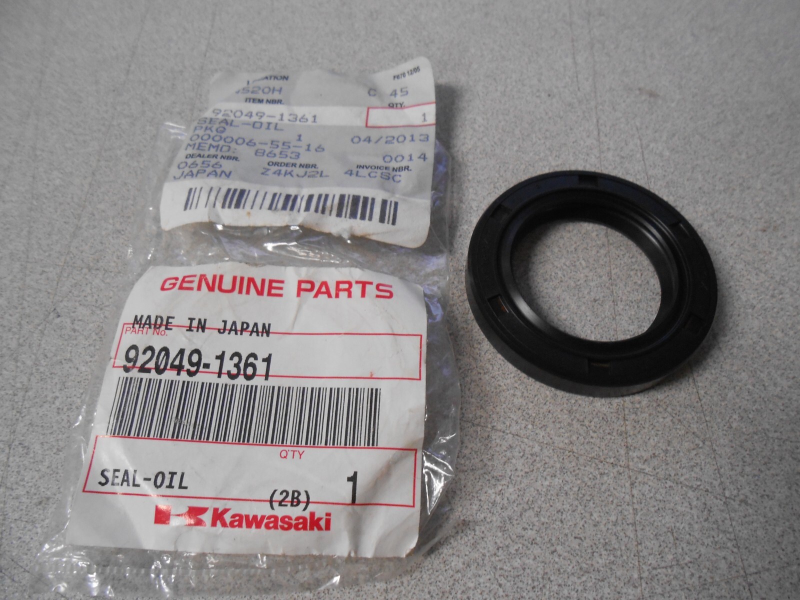 ドラジュエルド パーツ NOS Kawasaki OEM Oil Seal 89-00 ZX750 95-00 VN800 94-97