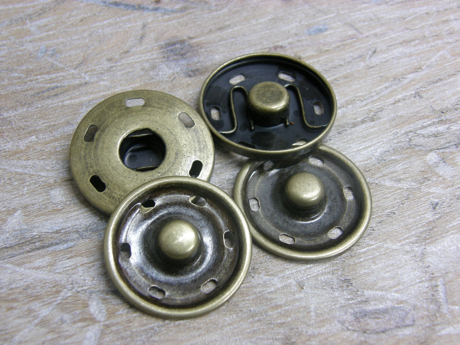 30 mm Large Press Studs Poppers Snap Fasteners 4 Colours to choose from