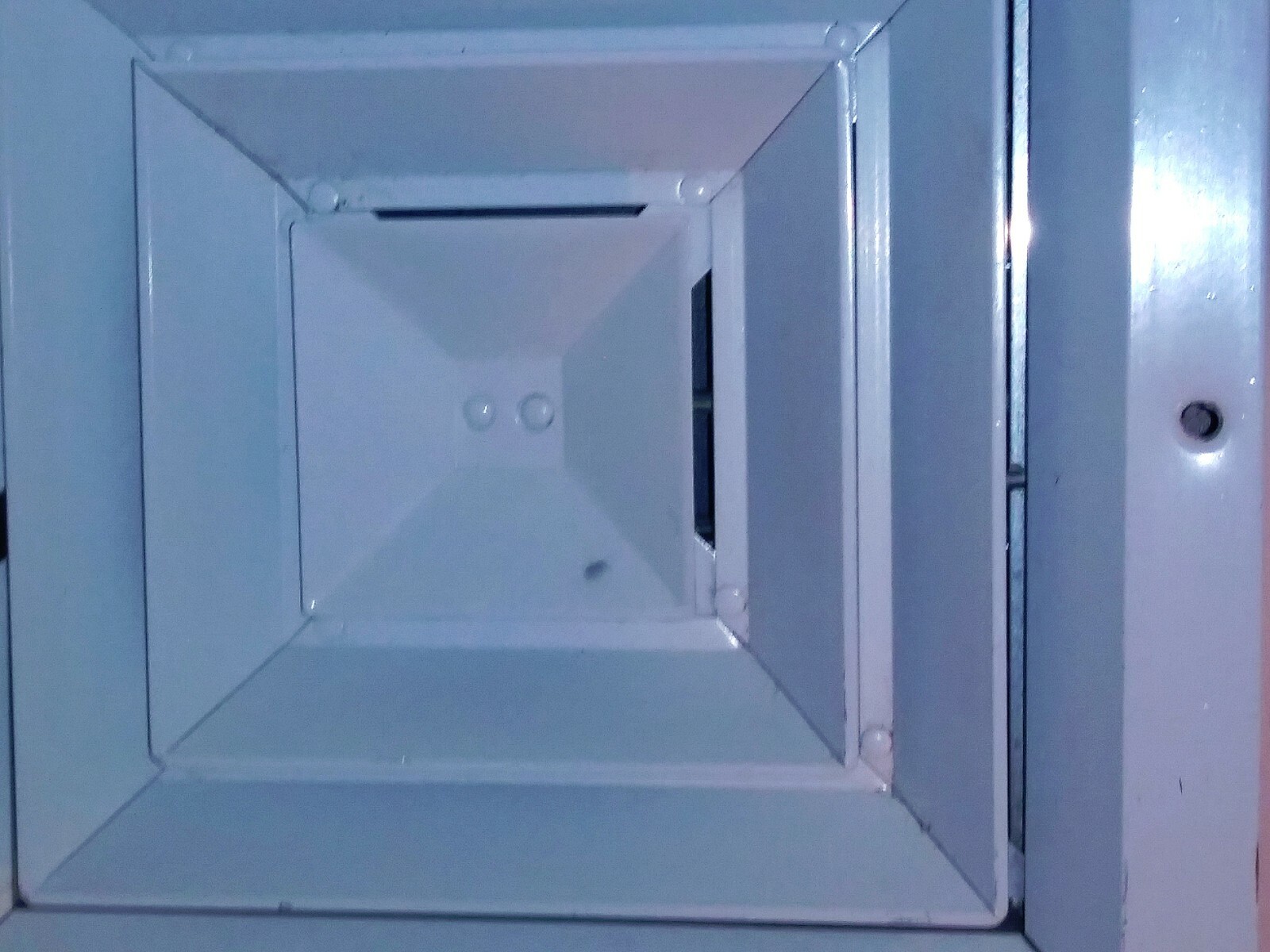 11X11 ADJUSTABLE AIR SUPPLY DIFFUSER - HVAC