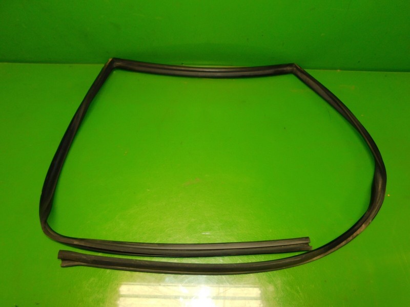 88-91 Civic wagon 4WD OEM passenger rear door glass rubber weather strip seal